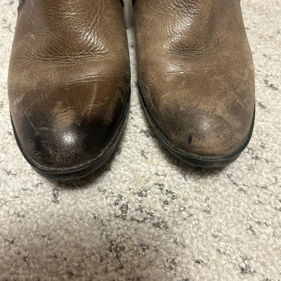 Earth leather calls taupe boots size 8 excellent condition - Picture 4 of 14